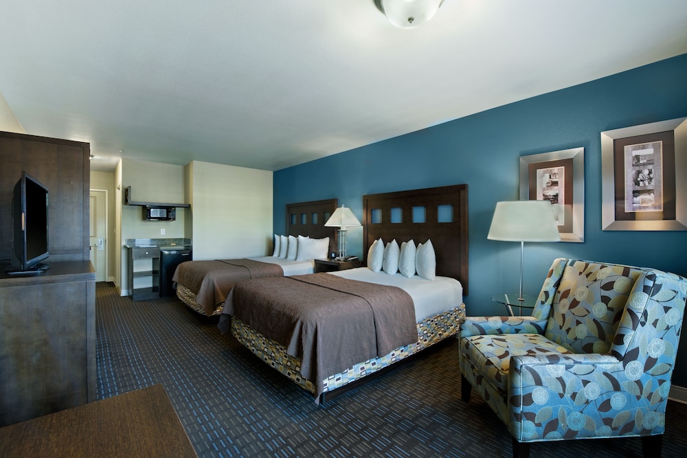 Oxford Suites Silverdale 12/59