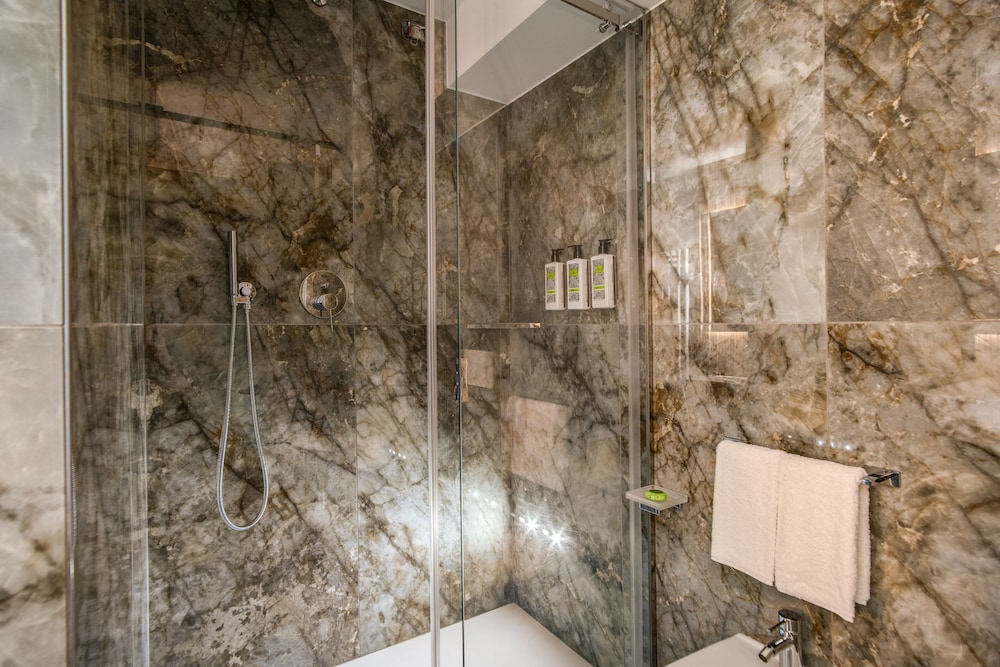 DBH Duomo Boutique Hotel Lake Como 20/23