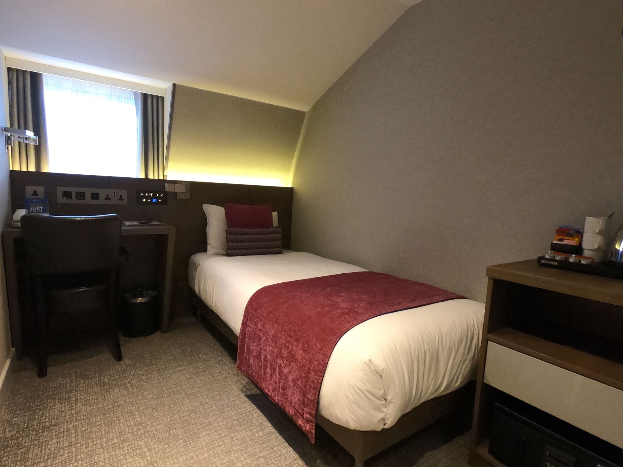 STANDARD, SINGLE BED
