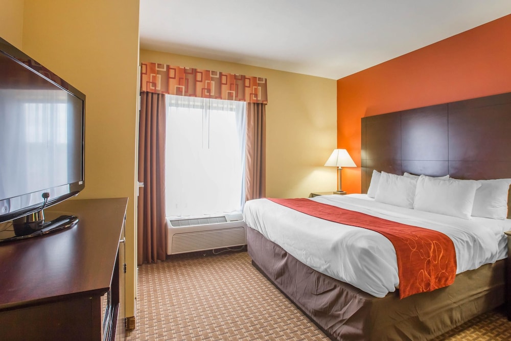 Comfort Suites Golden Isles Gateway 6/33