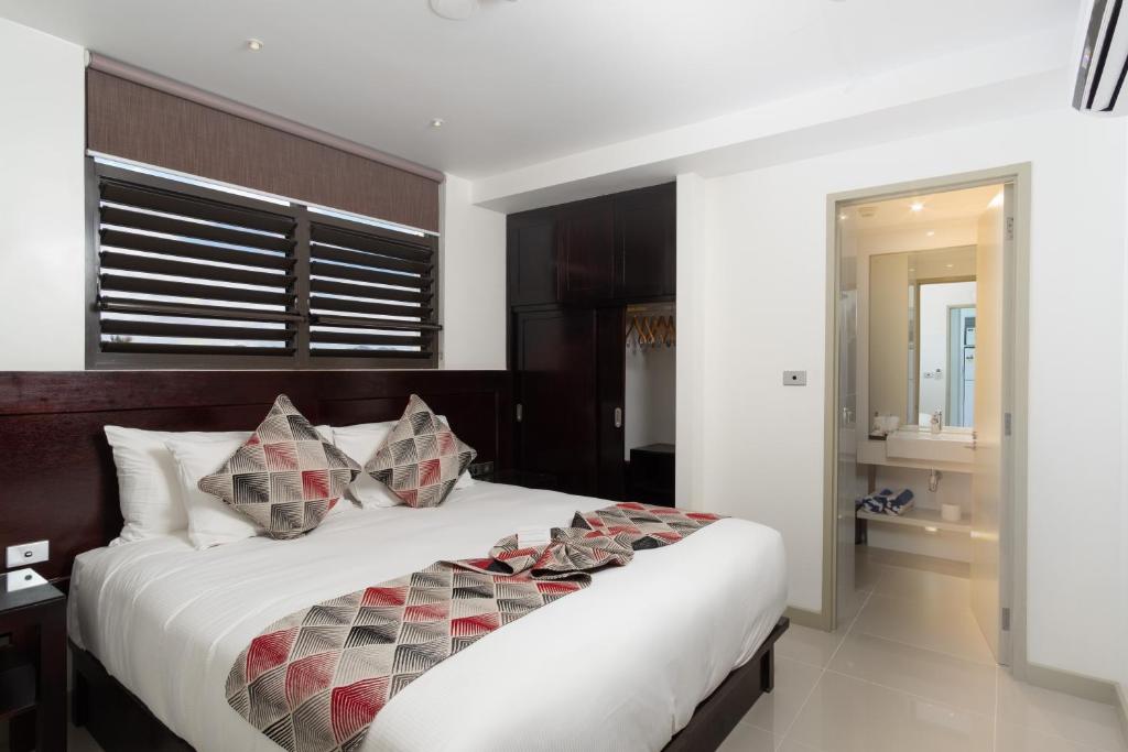 2 Bedrooms, Beach Front