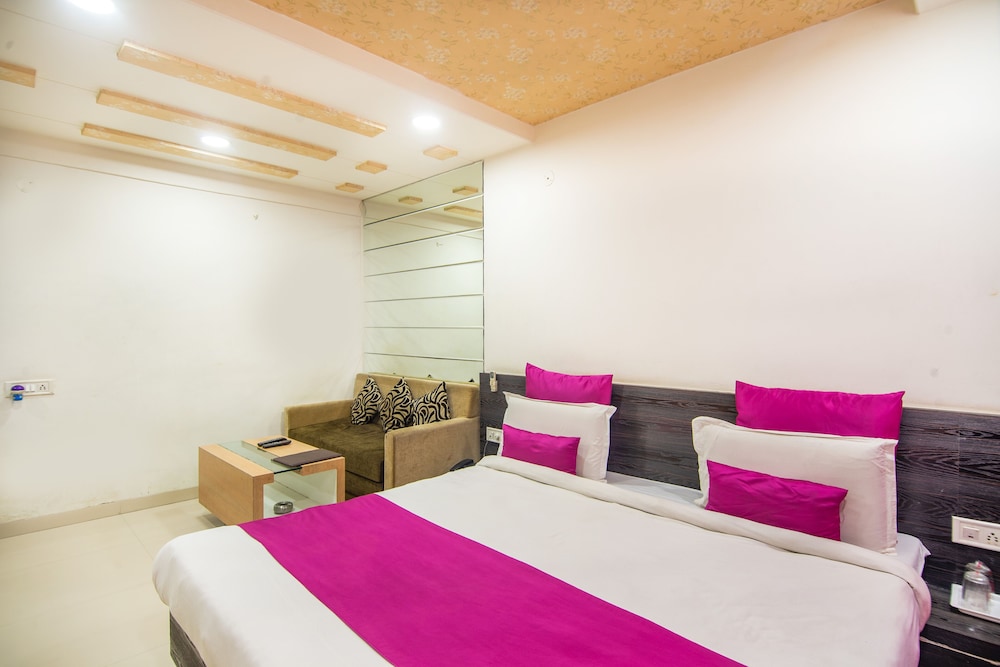 HOTEL MORYA REGENCY 17/27