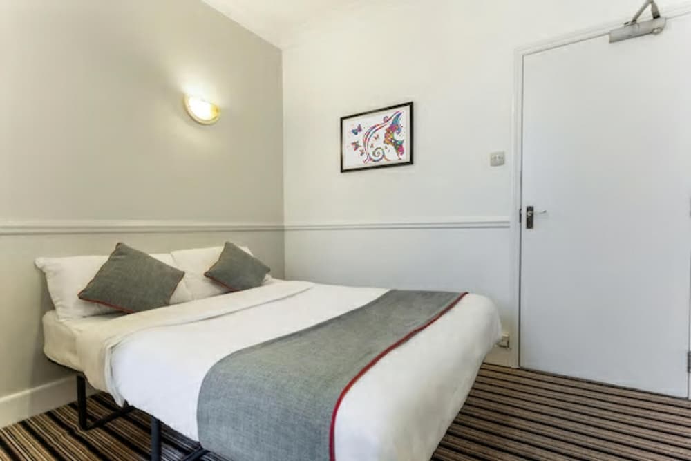 Enrico Hotel 13/34