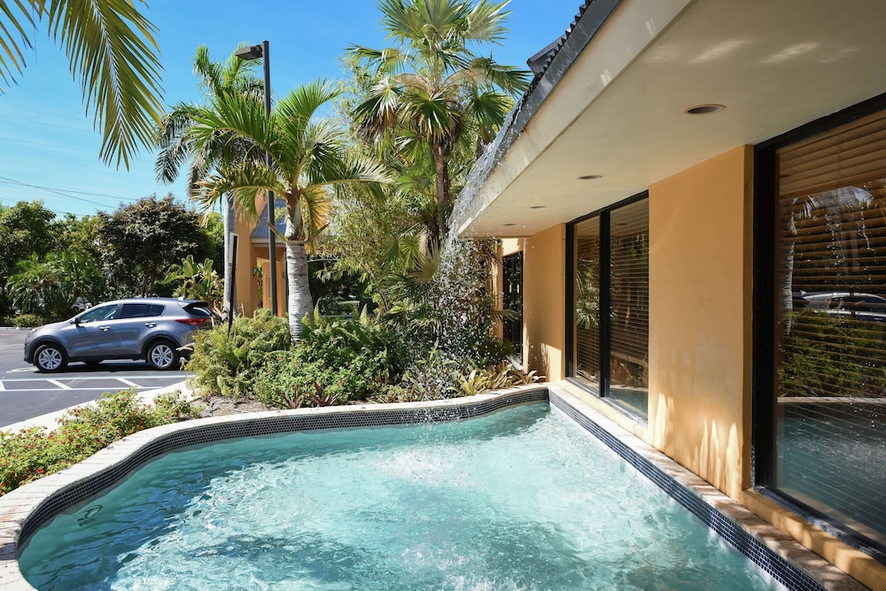 Hampton Inn Key Largo 3/67