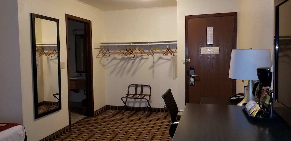 Super 8 by Wyndham Ashland 14/31