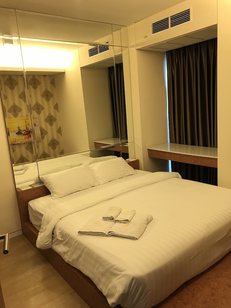 Boonrumpa Condotel 33/64