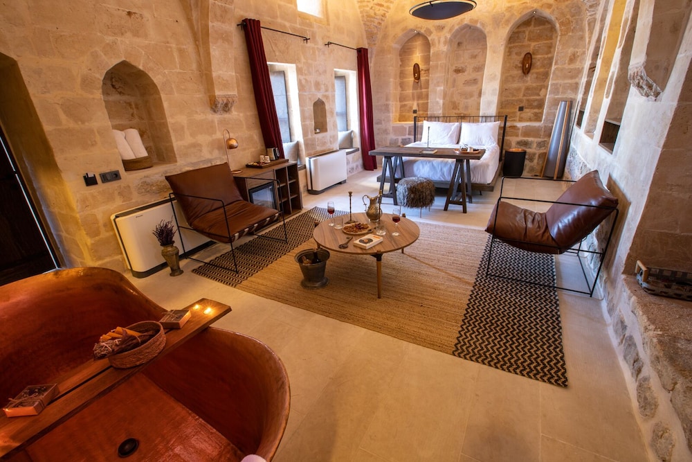 Mirsoum Hotel 21/34