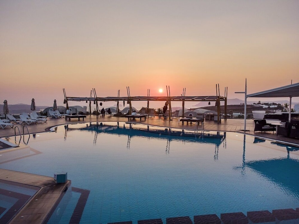 Smy Santorini Suites & Villas 60/76