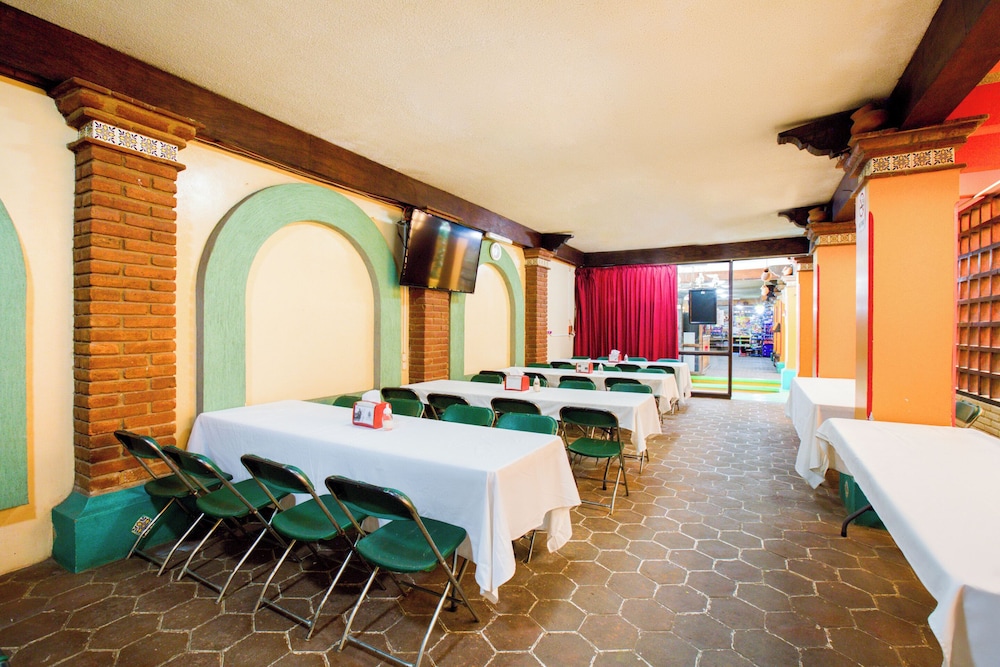 OYO Hotel Maria Teresa Inn 27/39