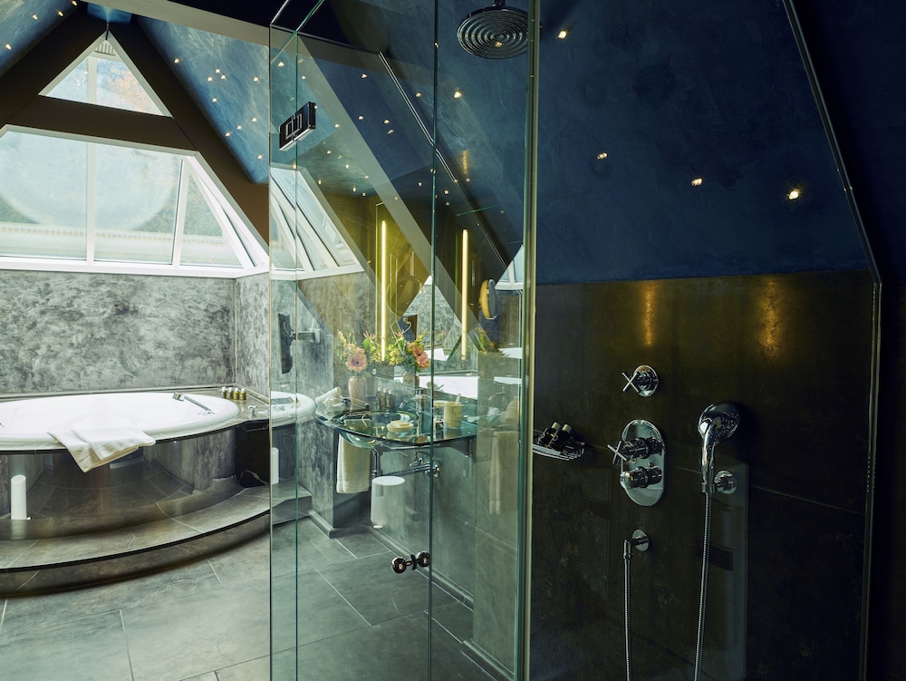 E Tower, Suite, Double Bed