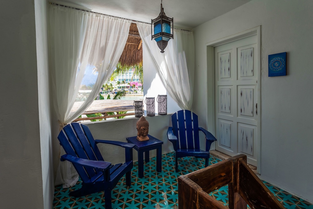 Lotus Beach Hotel 28/49