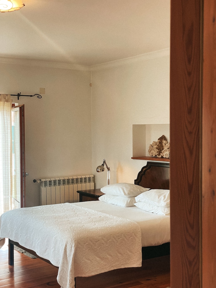 suite, mountain view
