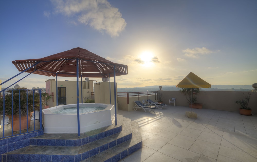 Bella Vista Hotel 4/38