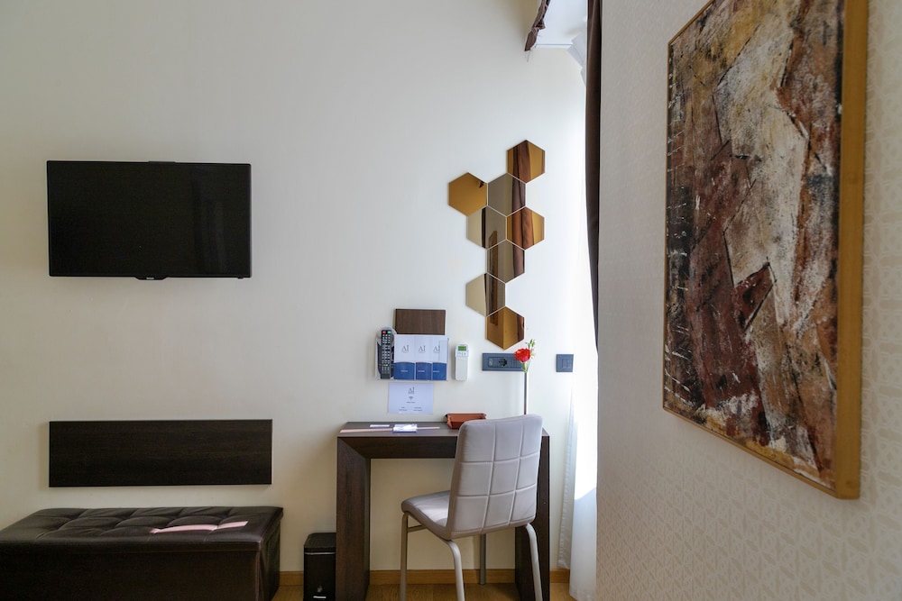 Aiello Rooms - San Babila 54/61