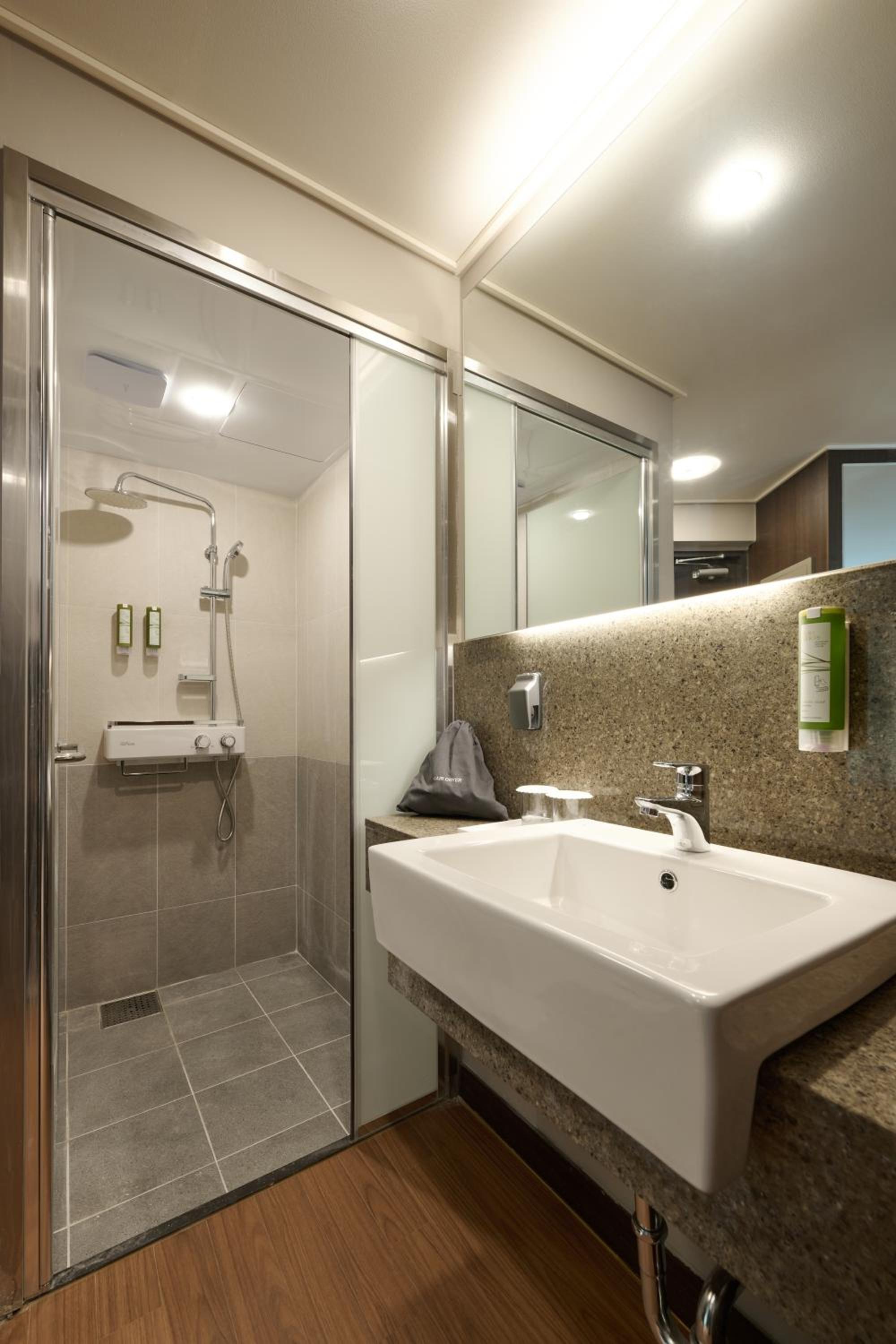 The Hotel Sokcho 51/51