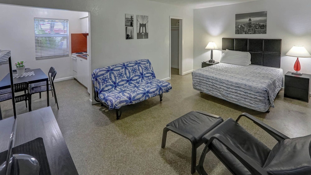 Green Seas Motel 30/50