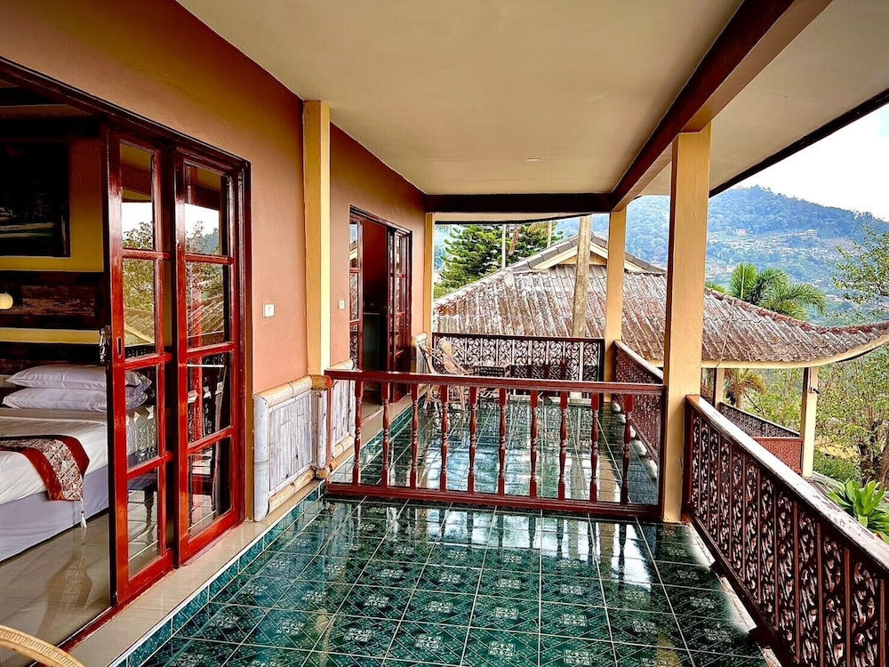 Mae Salong Villa 25/50