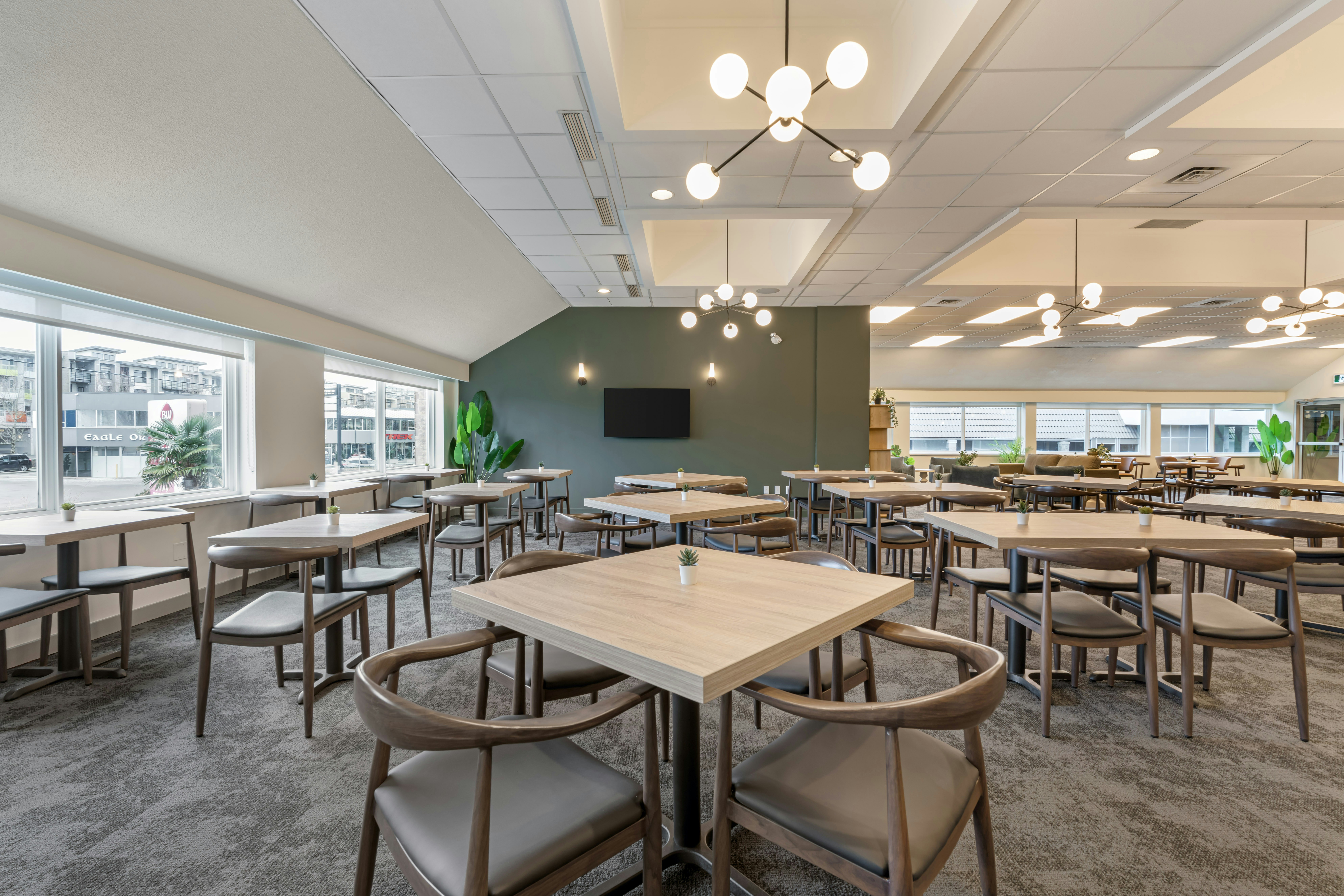 Best Western Plus Burnaby Hotel 57/76