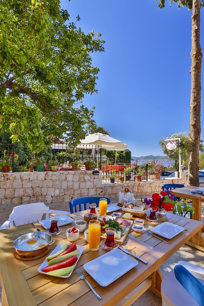 Livia Hotel 40/57