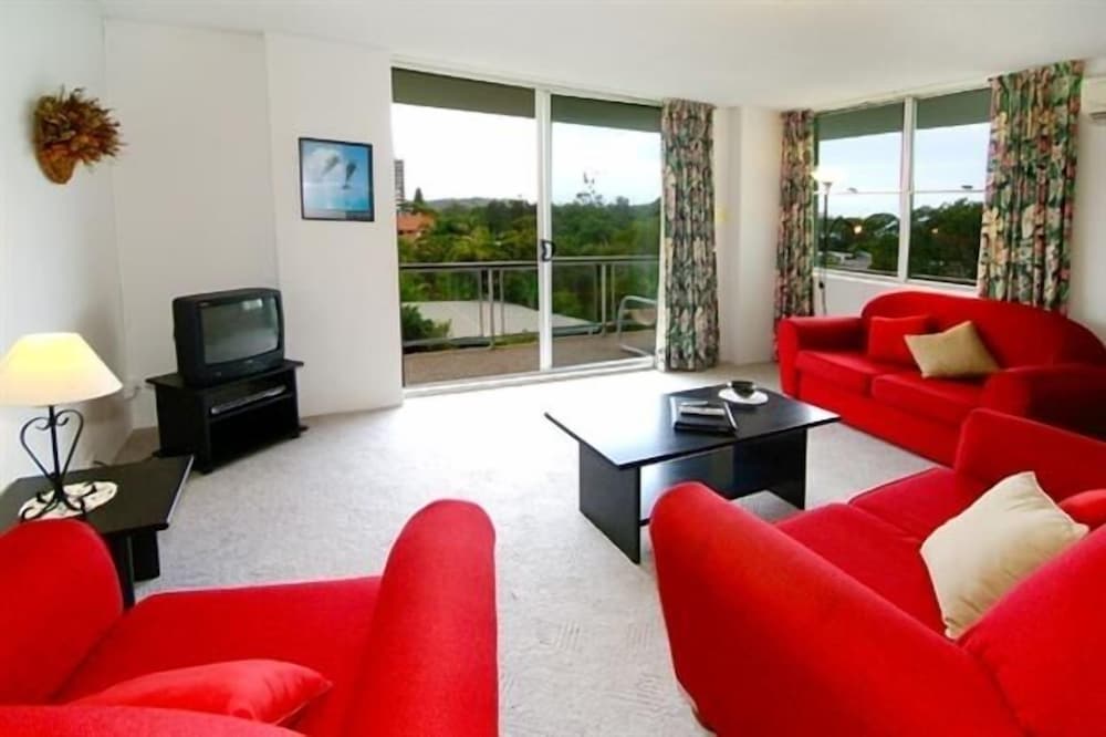 Tradewinds Apartments 30/50