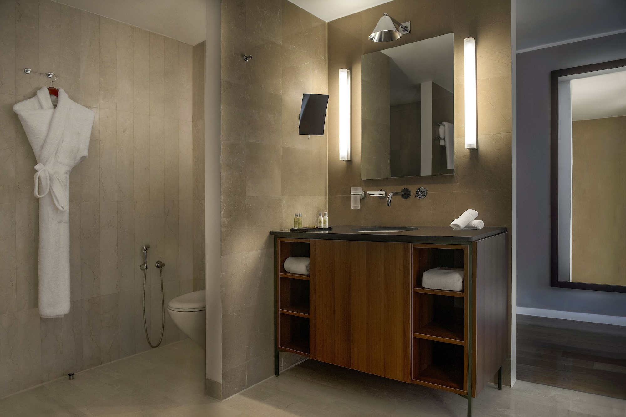 غرفة ديلوكس بسريرين منفصلين، Hilton Beirut Downtown 8/9