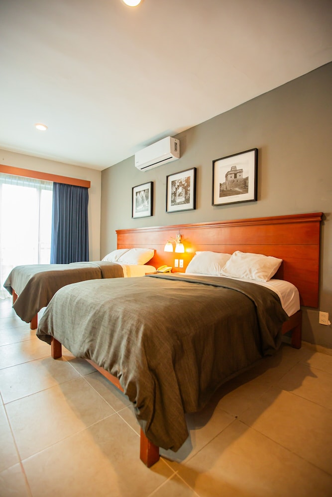 Nacional Hotel Merida 12/50
