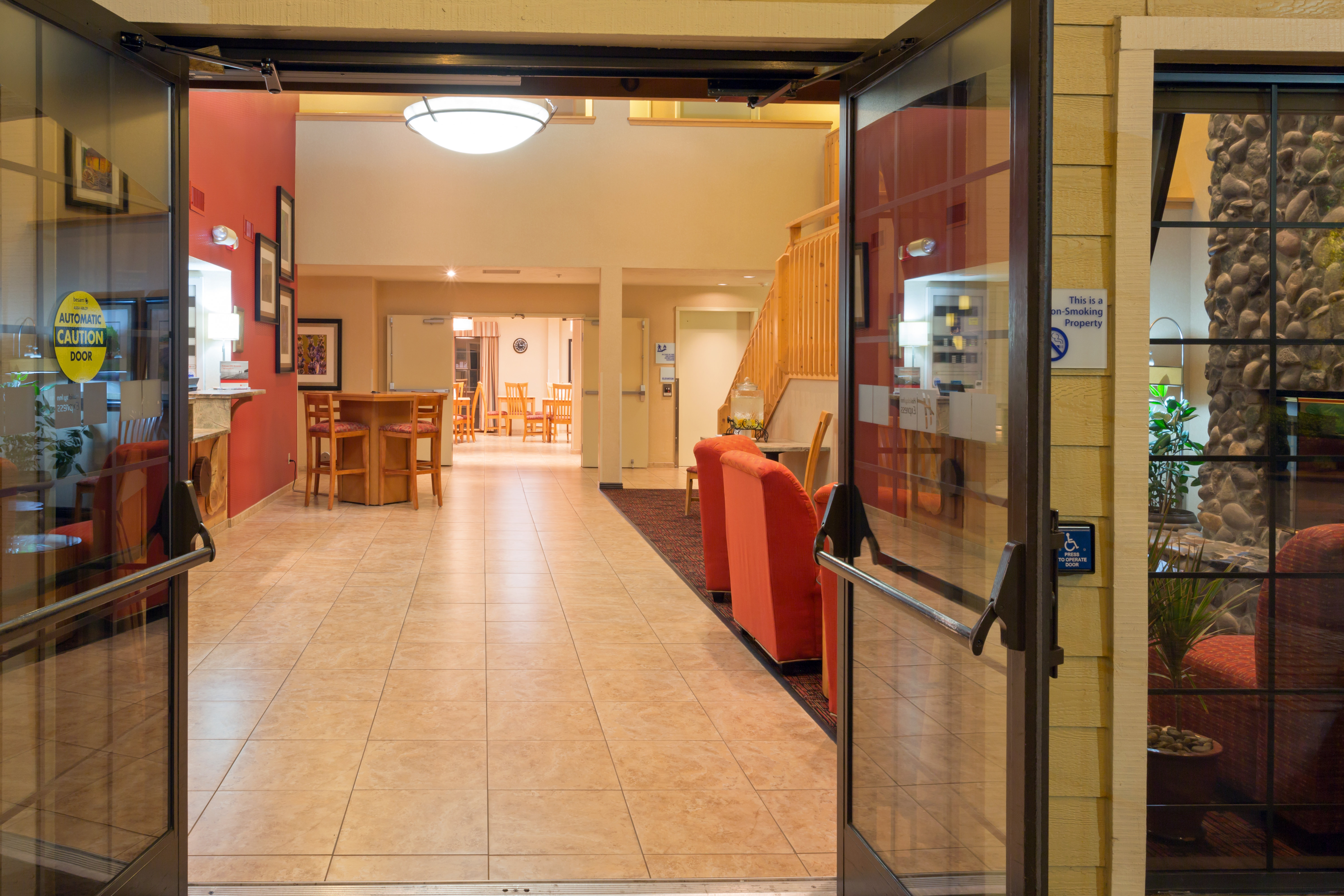Holiday Inn Express Grants Pass 38/46
