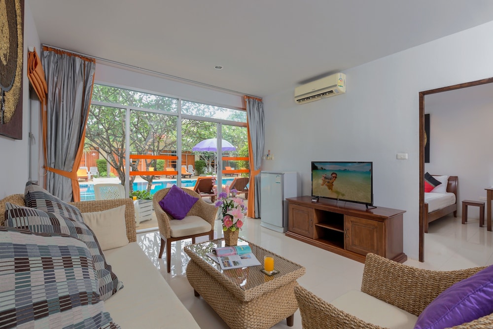 Phuket Sea Resort 25/50