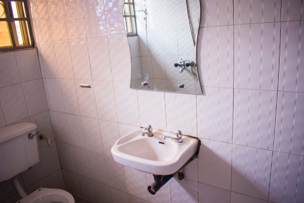 Jolac Hotel And Suites 36/44