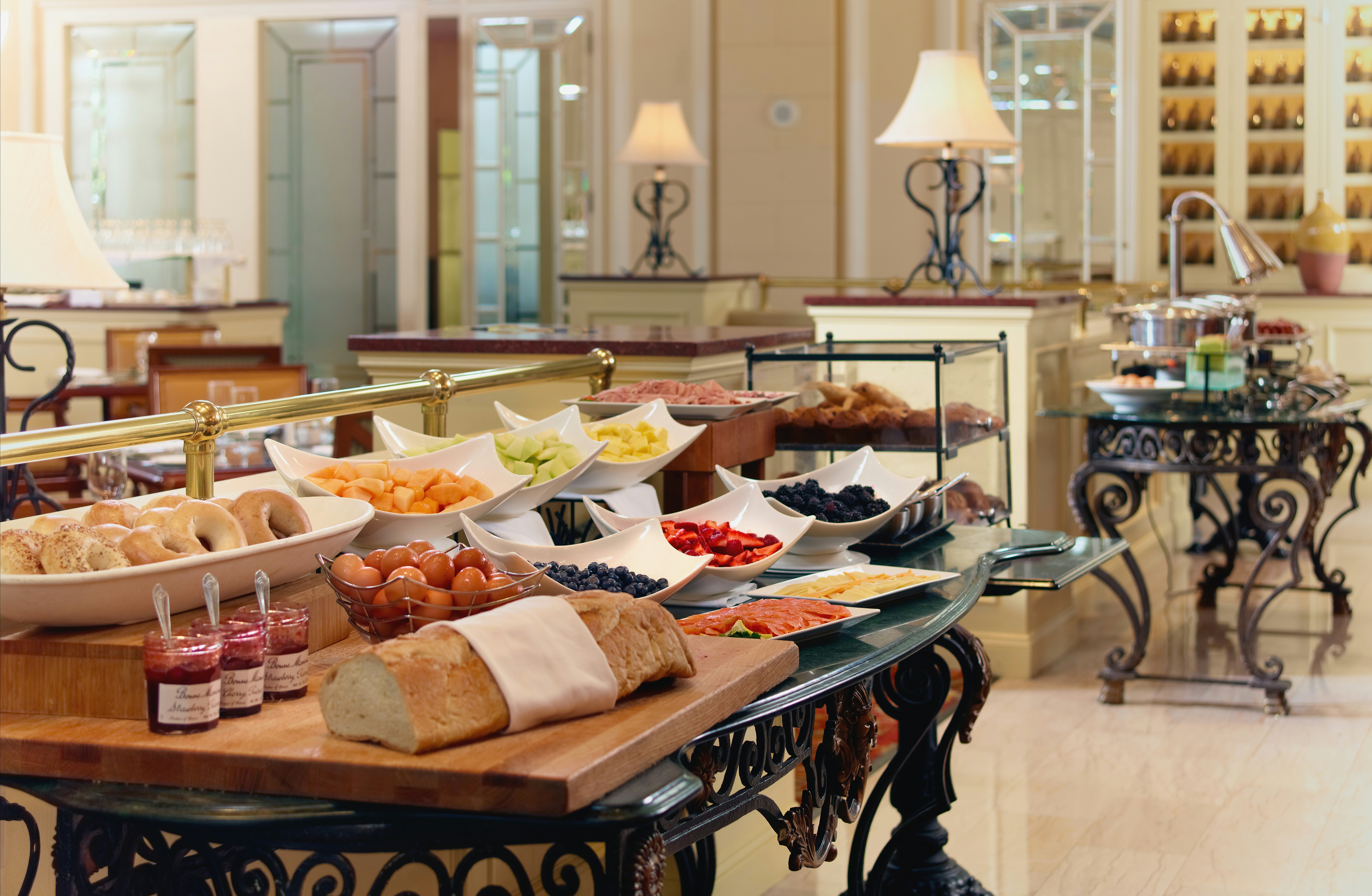 OMNI SHOREHAM HOTEL 57/80