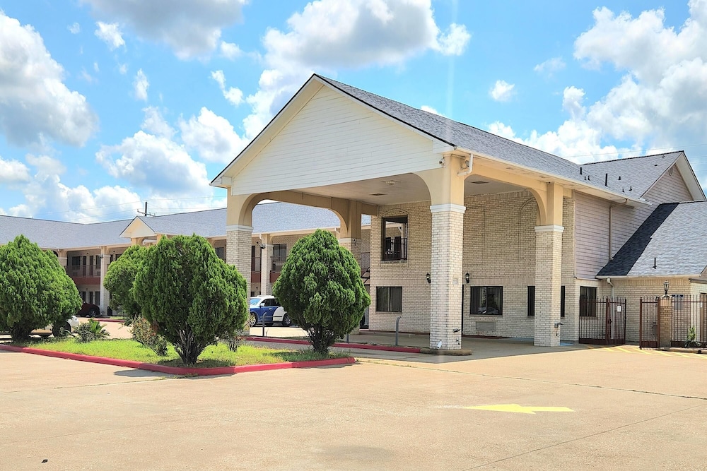Days Inn by Wyndham Navasota 51/60