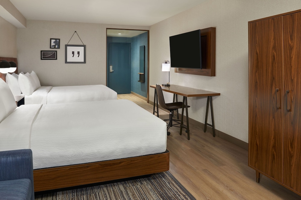 Four Points by Sheraton Point Edward Sarnia 26/62