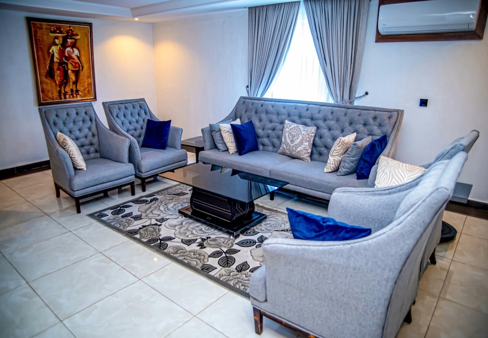 Caledonian Suites 41/63