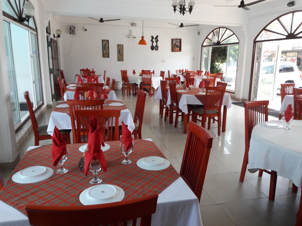 Oasis Beach Resort 35/41