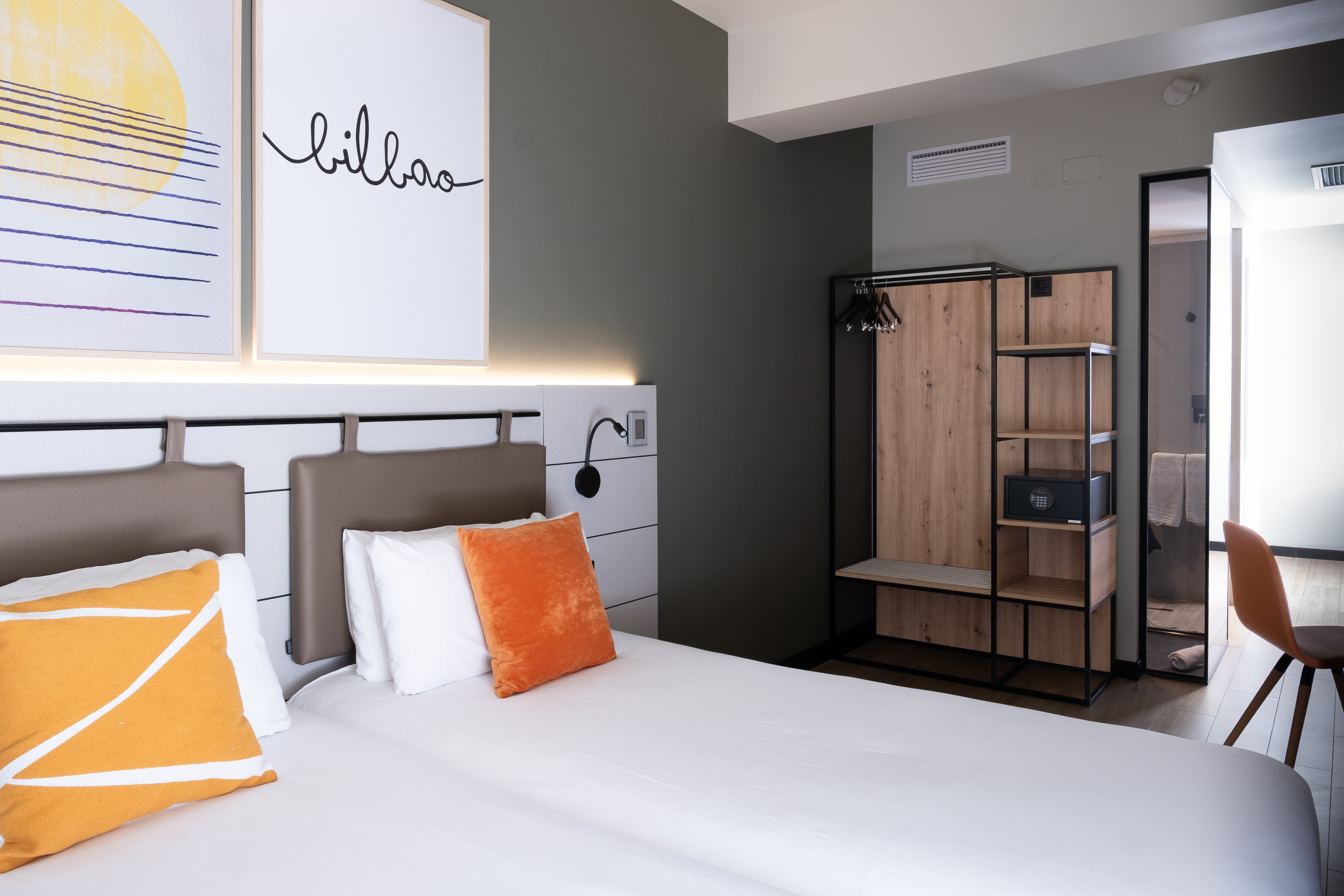 voco Bilbao - City by IHG 12/50