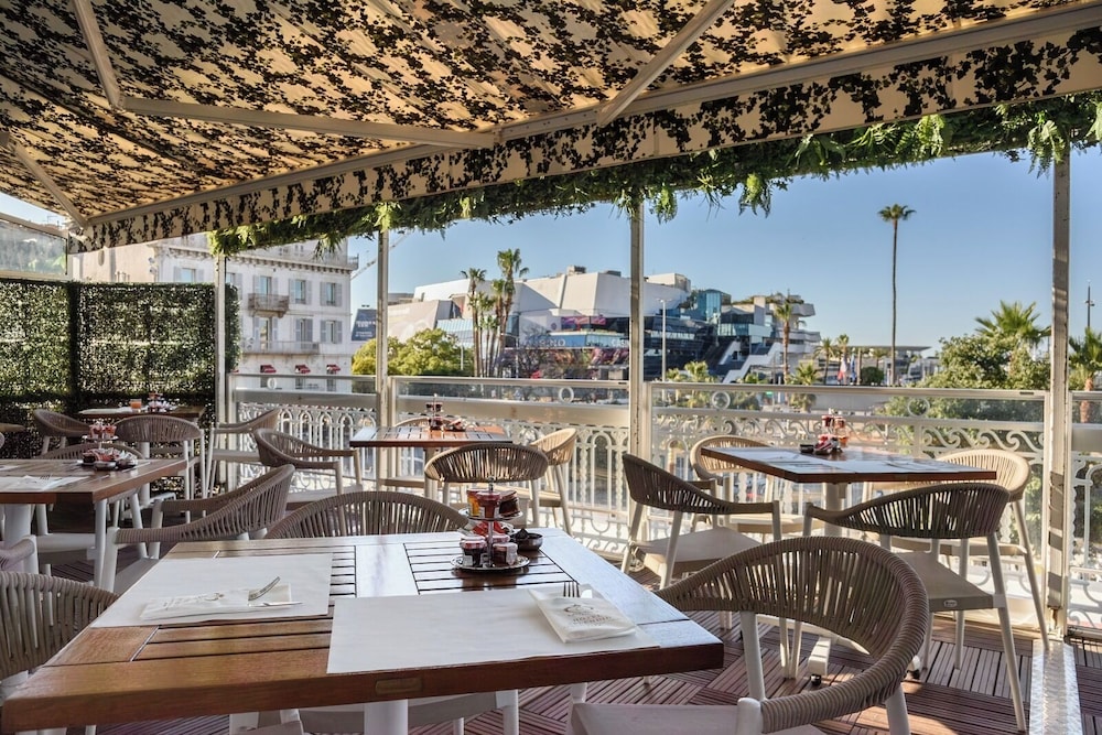 Hotel Splendid Cannes 31/45