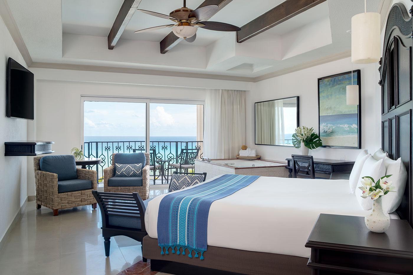JUNIOR SUITE, KING BED, OCEAN VIEW