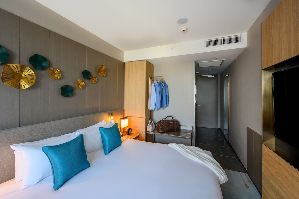 STANDARD, KING BED
