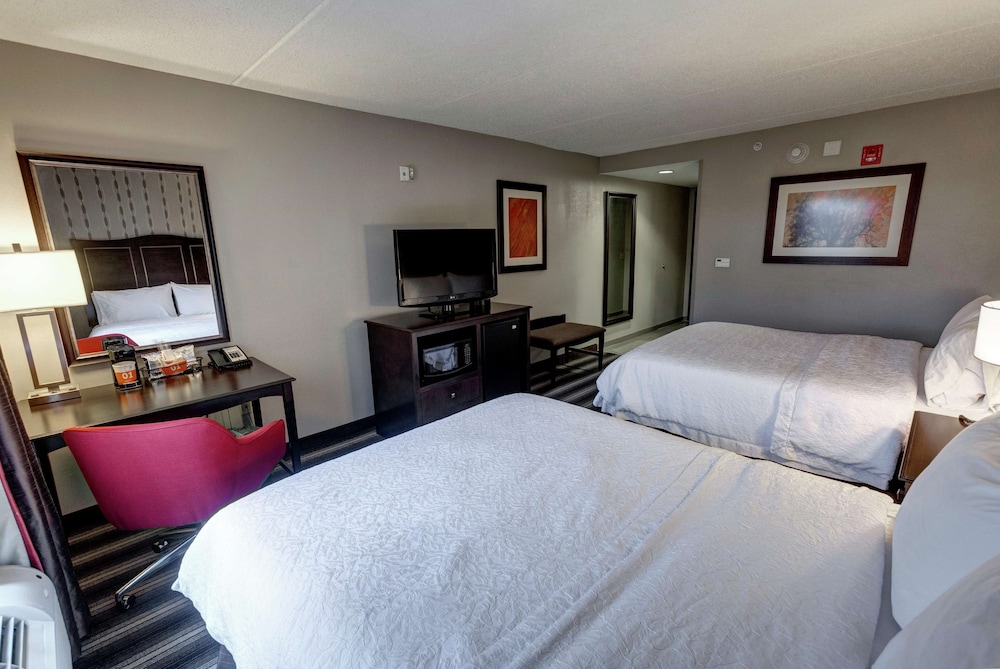 HAMPTON INN NEPTUNE/WALL 17/54