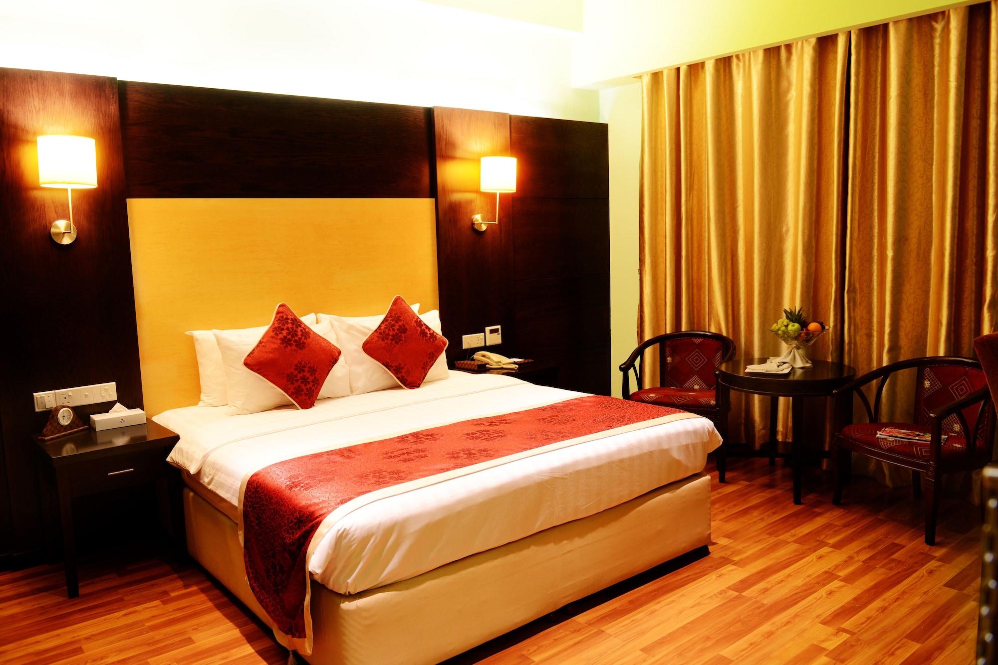 SUPERIOR, KING BED