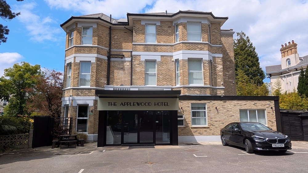 The Applewood Hotel 56/67