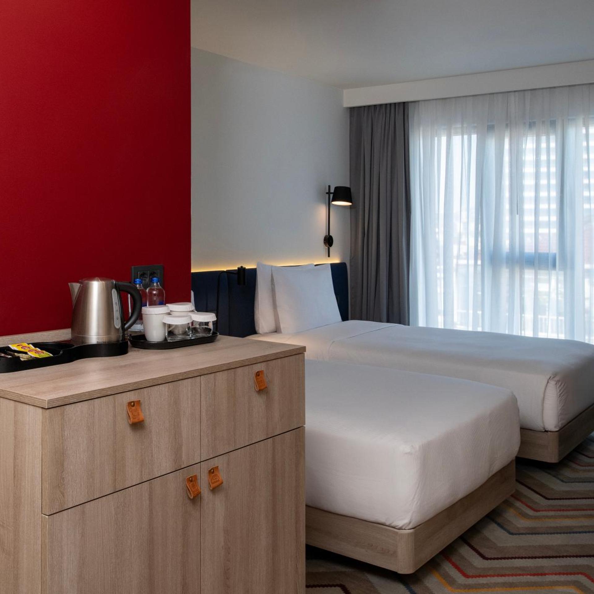 غرفة بسرير فردي، Hampton by Hilton Istanbul Merter 2/4