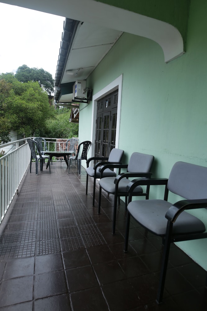 Araliya Holiday Bungalow 5/26
