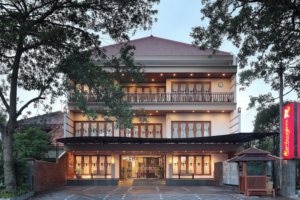 Kertanegara Premium Guest House 4/49