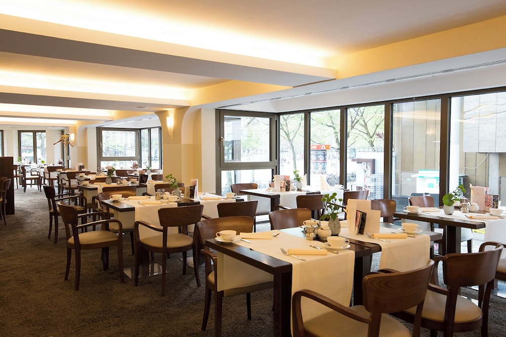 Central Kaiserhof Hotel 54/69