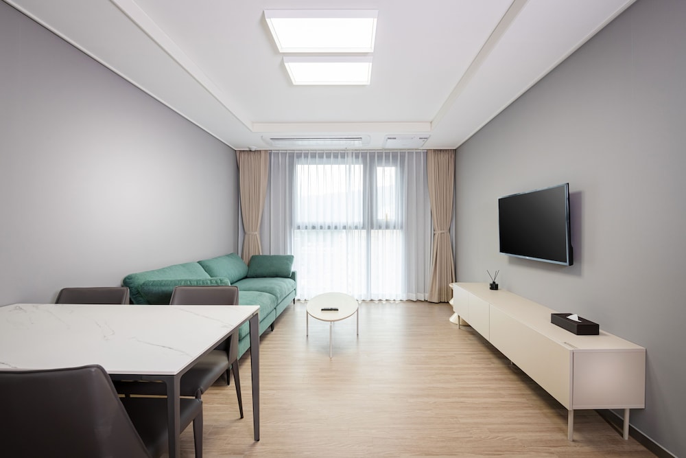 Sollago Myeongdong Hotel and Residence 39/50