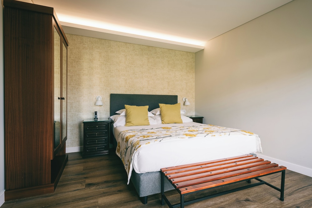 1 Bedroom, Garden, Classic, Suite, Queen Bed, Private Bathroom, Kitchenette, Quinta da Saraiva 2/4