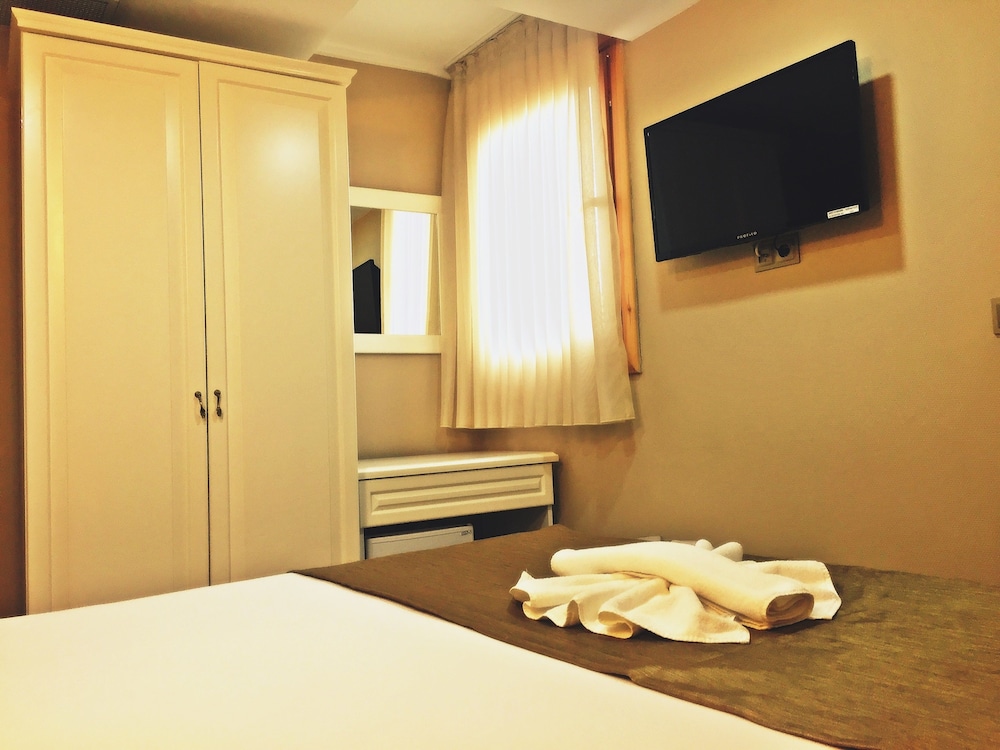 Feza Otel 35/64
