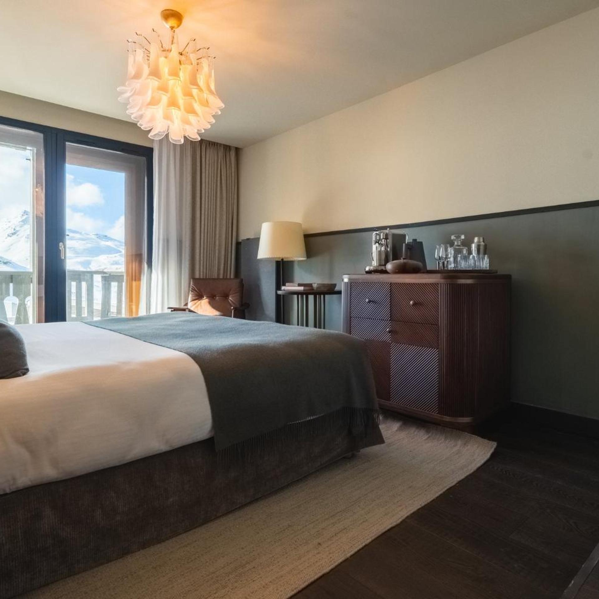 Slope, Privilege, King Bed, with View