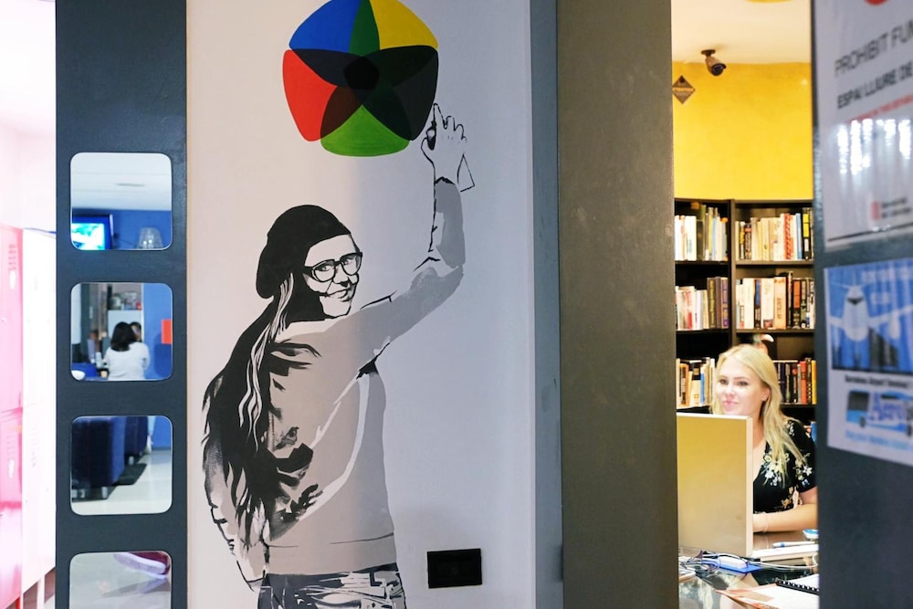 Alternative Creative Youth Hostel Barcelona 17/50